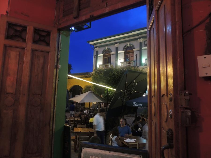 Granada von einem Irischen Pub aus gesehen (Granada, Nicaragua, Juni 2013)